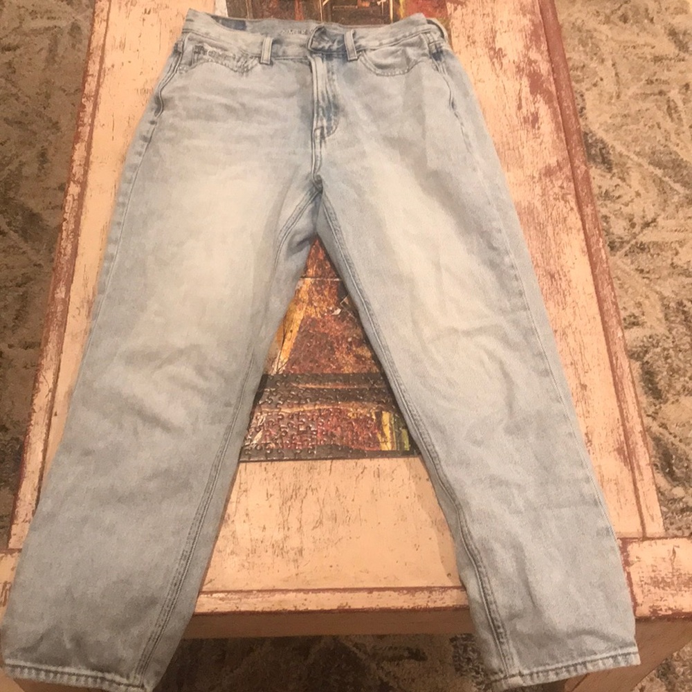 American Eagle mom jeans